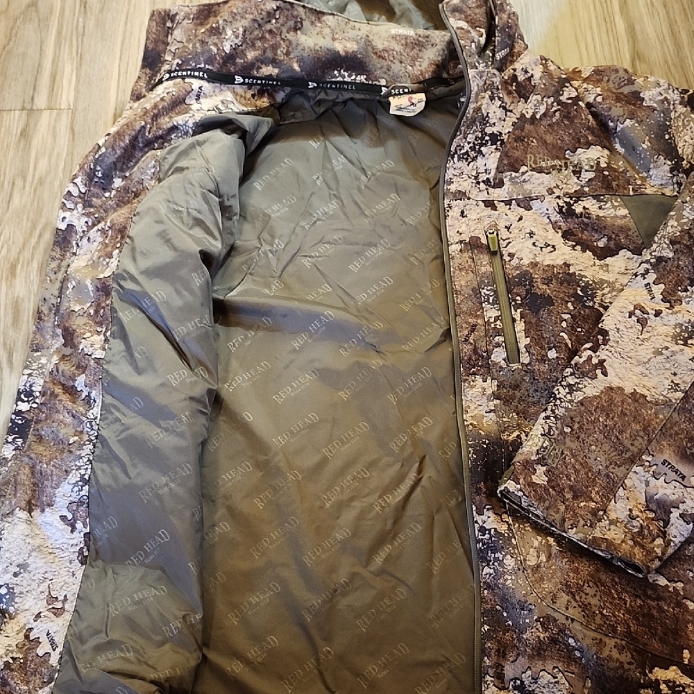 Red Head Hooded Shell Jacket - Picture 5 of 6